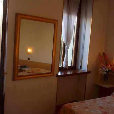 Trento ホテル ヴェローナ